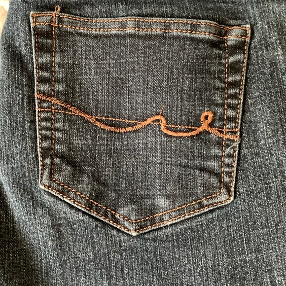St. John's Bay Straight Leg Jeans EUC - Picture 3 of 7